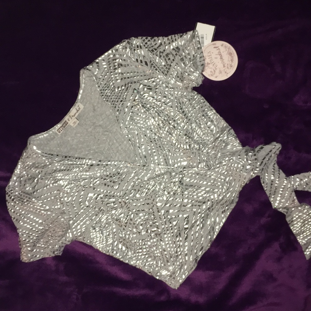💎🔥 NWT Metallic Wrap Crop 🔥💎